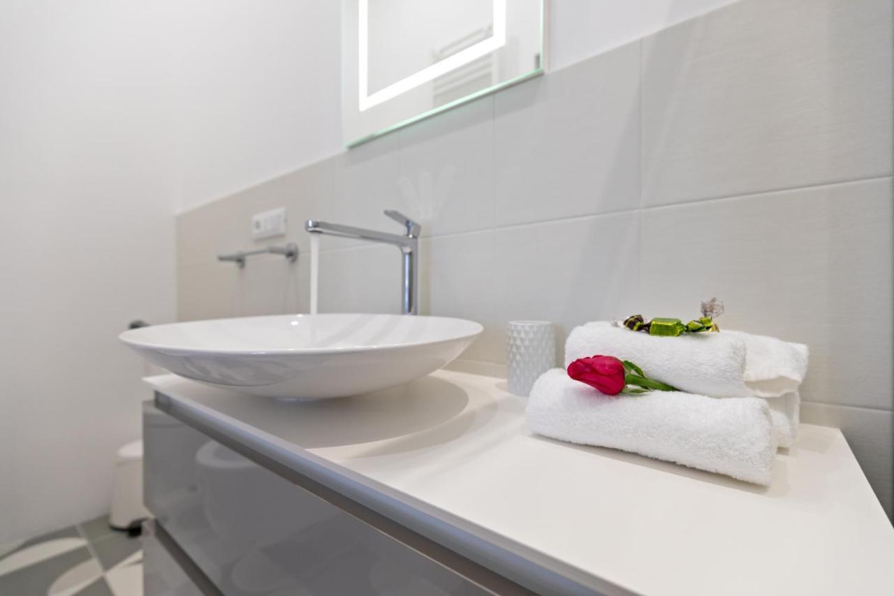 Buzzstays - Stylish Apartments Vatican Rome Downtown Екстер'єр фото